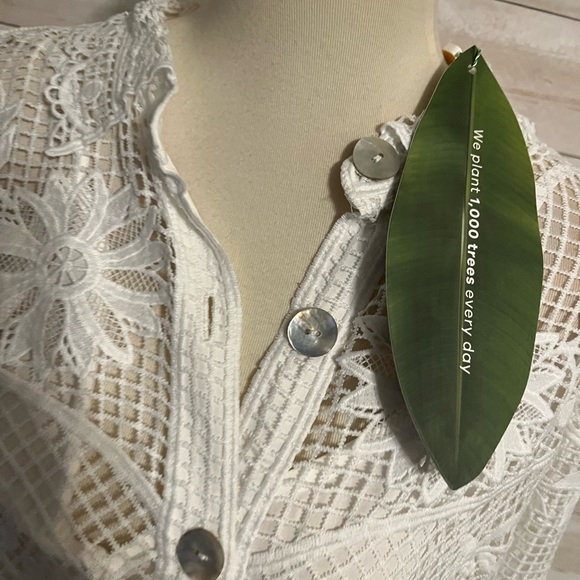 FARM Rio Cream Lace Button-Down Blouse - Picture 5 of 13